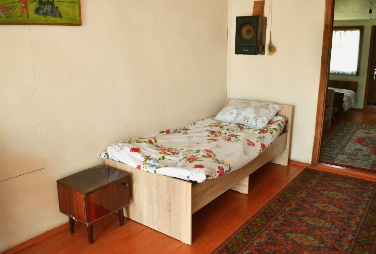 Guesthouse Bermet Tong Exterior photo